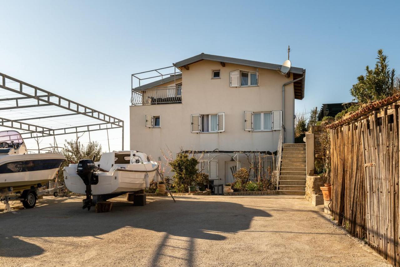 Apartments With A Parking Space Lopar, Rab - 14070 Bagian luar foto