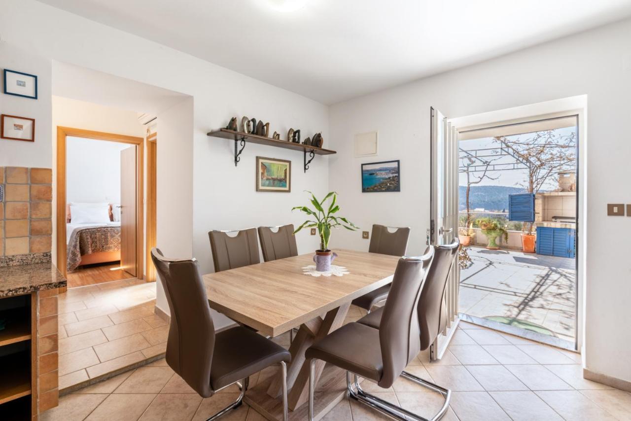 Apartments With A Parking Space Lopar, Rab - 14070 Bagian luar foto