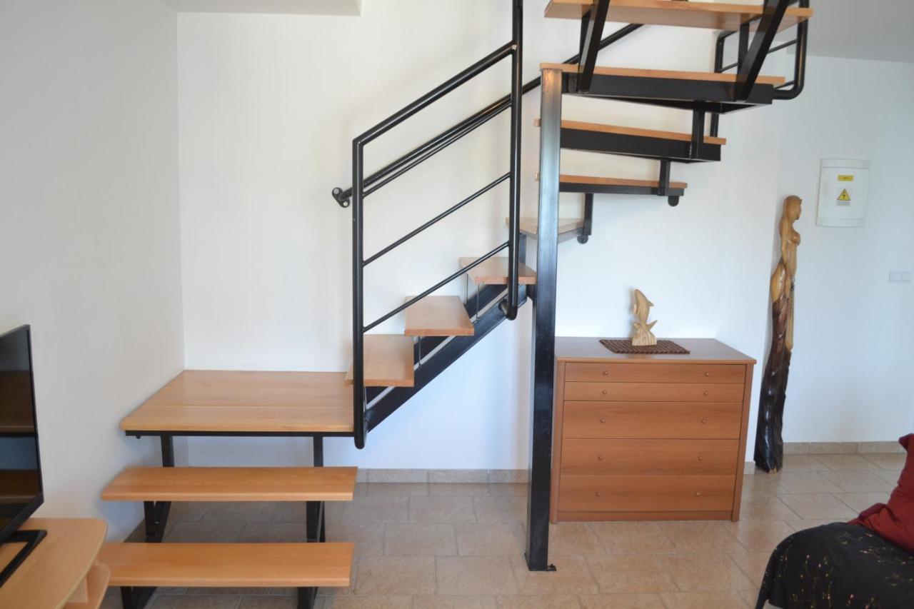 Apartments With A Parking Space Lopar, Rab - 14070 Bagian luar foto