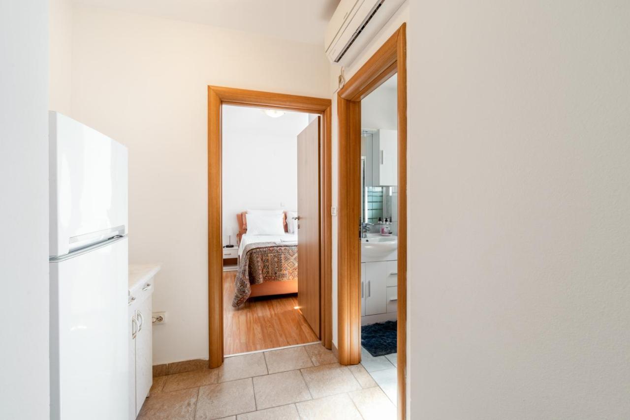 Apartments With A Parking Space Lopar, Rab - 14070 Bagian luar foto