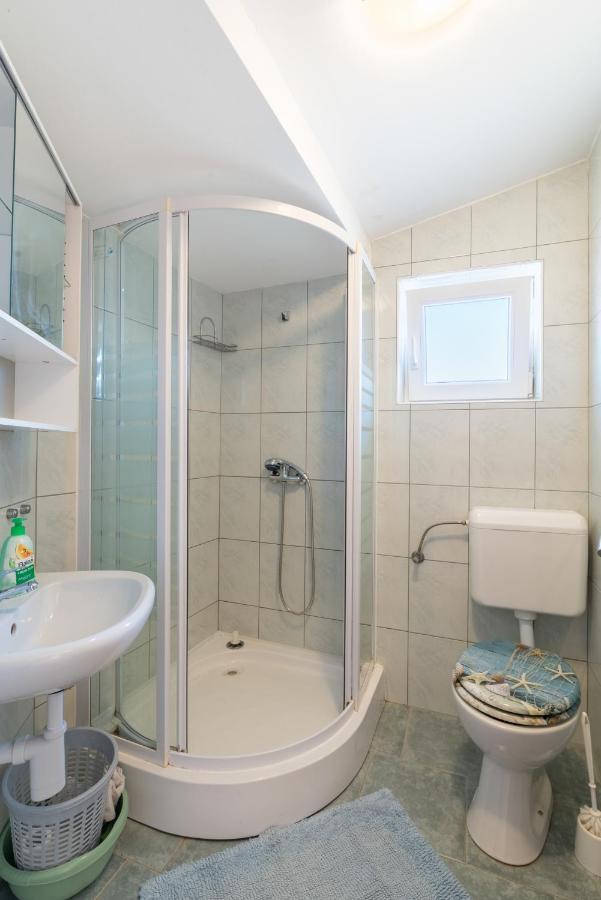 Apartments With A Parking Space Lopar, Rab - 14070 Bagian luar foto