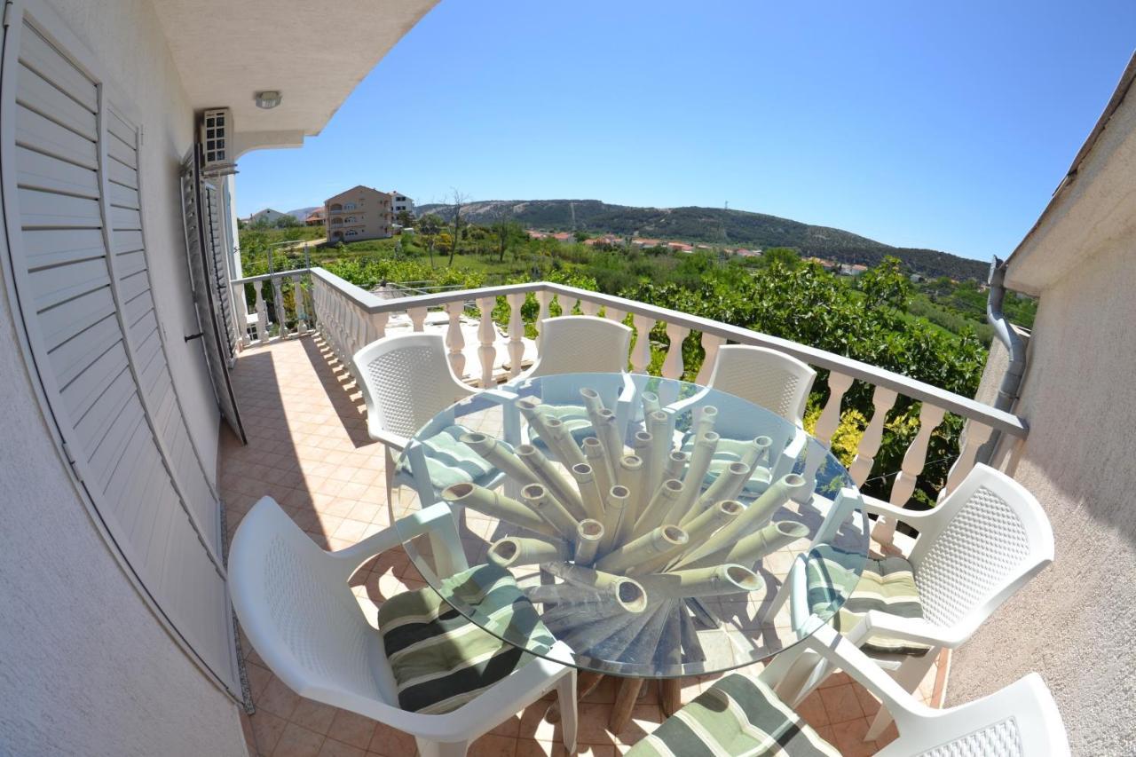 Apartments With A Parking Space Lopar, Rab - 14070 Bagian luar foto