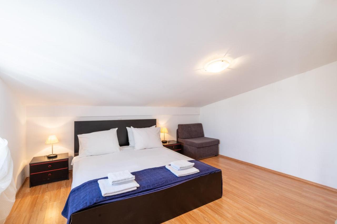 Apartments With A Parking Space Lopar, Rab - 14070 Bagian luar foto